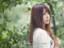 鄰家少女張佳妮微博自拍照